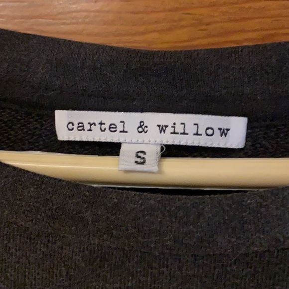 Beautiful oversized sweater - Picture 2 of 4